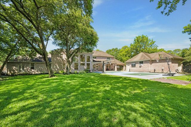 109 Sunset Drive, Friendswood, TX 77546