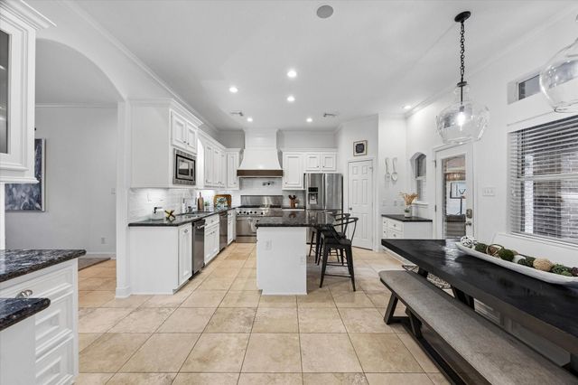 109 Sunset Drive, Friendswood, TX 77546