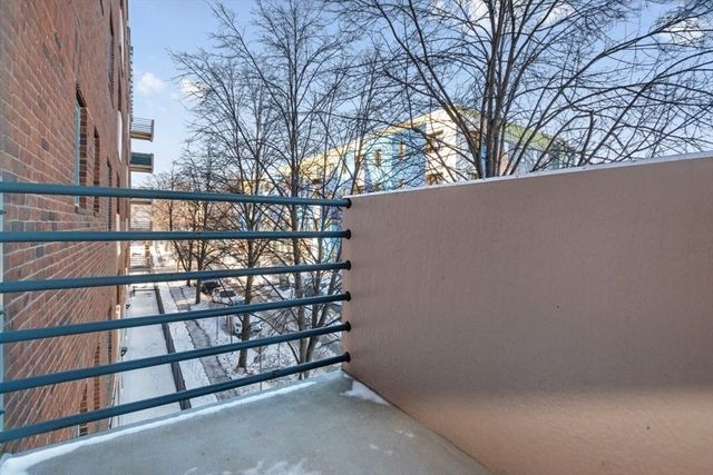 165 Cottage St 410, Chelsea, MA 02150