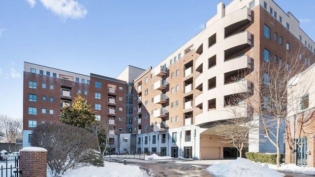 165 Cottage St 410, Chelsea, MA 02150