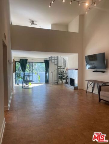 1940 N Highland Avenue 81, Los Angeles, CA 90068
