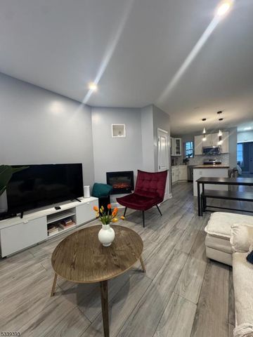 274 Summer Ave, Newark City, NJ 07104