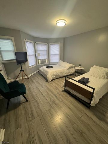 274 Summer Ave, Newark City, NJ 07104