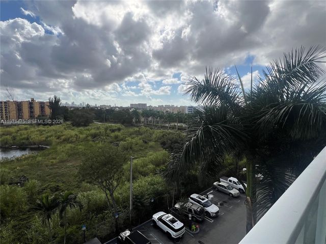 5077 NW 7th St 607, Miami, FL 33126