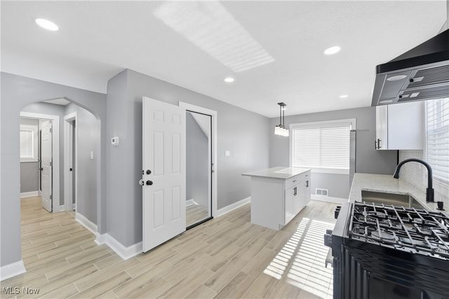 2811 Oak Park Avenue, Cleveland, OH 44109