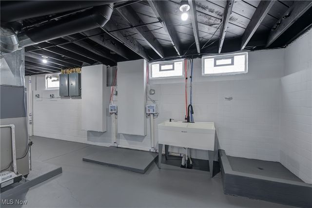 2811 Oak Park Avenue, Cleveland, OH 44109