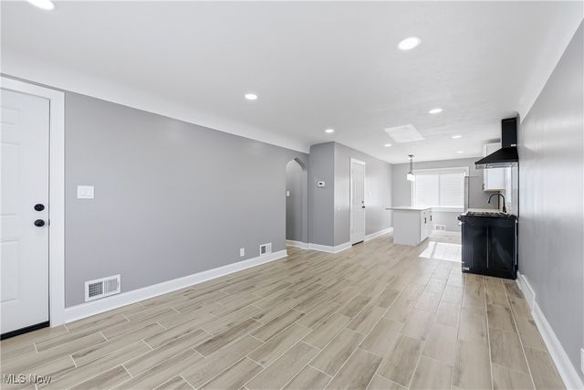 2811 Oak Park Avenue, Cleveland, OH 44109