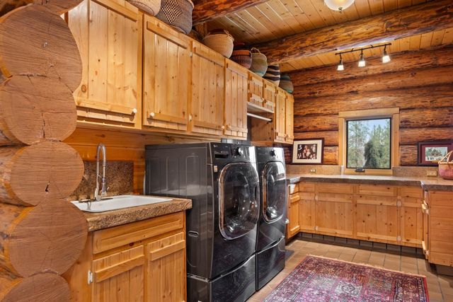 5024 E Stoughton Rd, Valleyford, WA 99036