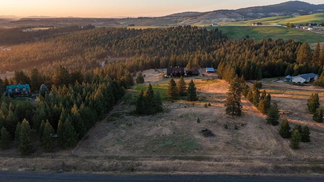 5024 E Stoughton Rd, Valleyford, WA 99036