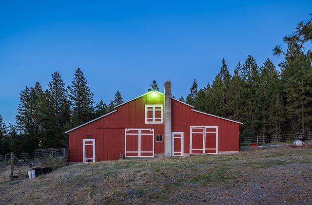 5024 E Stoughton Rd, Valleyford, WA 99036