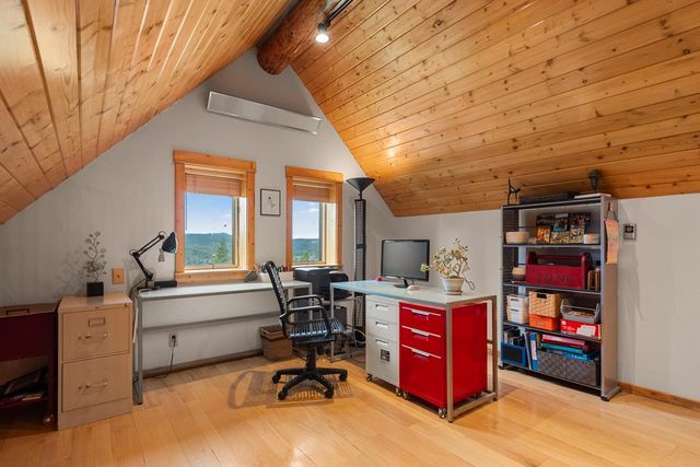 5024 E Stoughton Rd, Valleyford, WA 99036