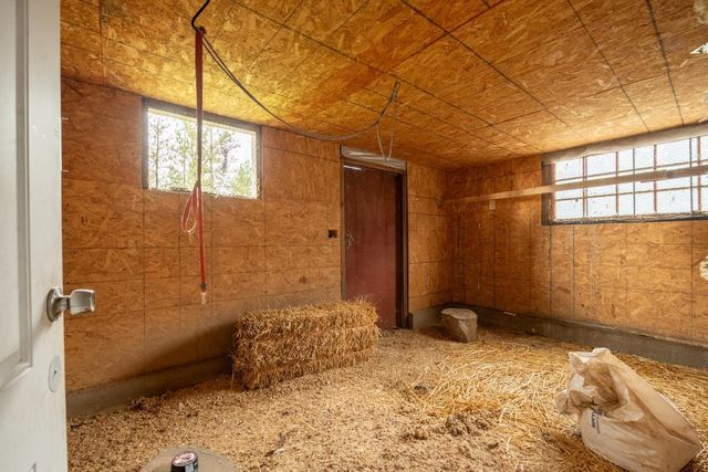 5024 E Stoughton Rd, Valleyford, WA 99036