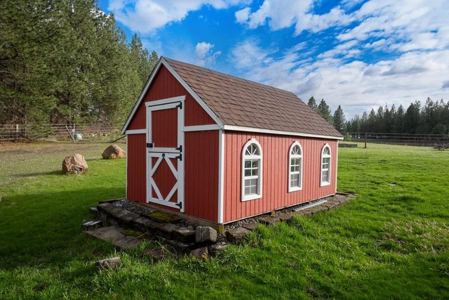 5024 E Stoughton Rd, Valleyford, WA 99036