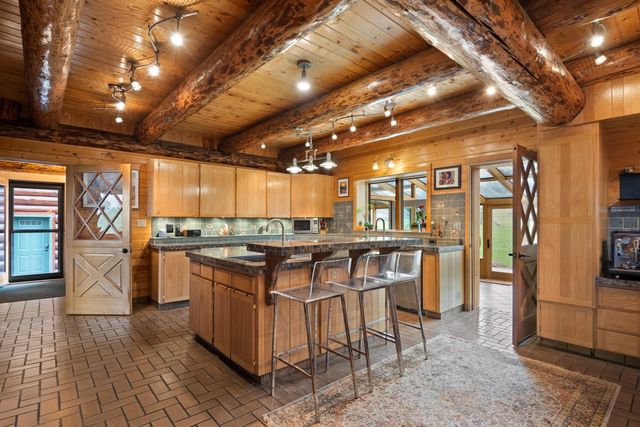 5024 E Stoughton Rd, Valleyford, WA 99036