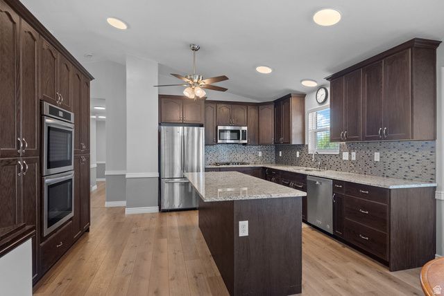 9497 S LADY DOVE LN, South Jordan, UT 84095