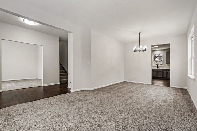 313 Kensington Drive, Oswego, IL 60543