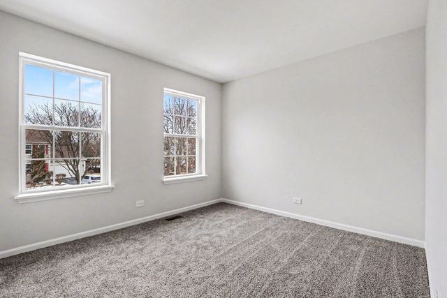 313 Kensington Drive, Oswego, IL 60543