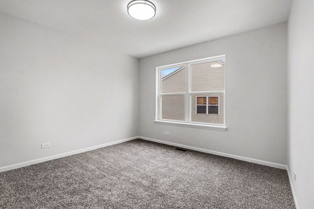 313 Kensington Drive, Oswego, IL 60543