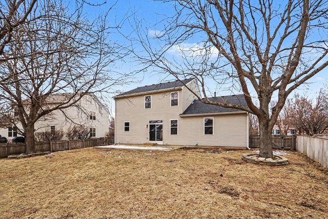 313 Kensington Drive, Oswego, IL 60543