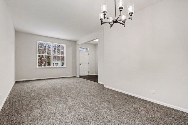 313 Kensington Drive, Oswego, IL 60543