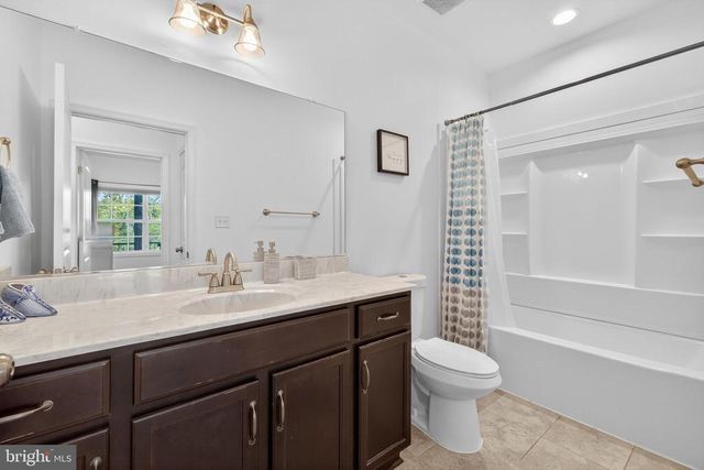 6471 SILK RD, Jeffersonton, VA 22724