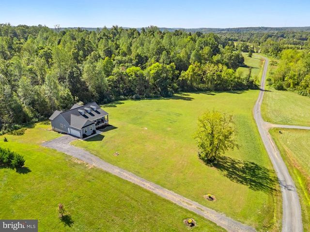 6471 SILK RD, Jeffersonton, VA 22724