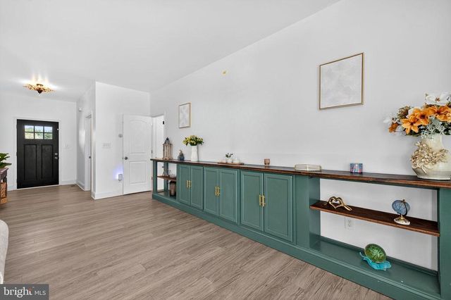 6471 SILK RD, Jeffersonton, VA 22724