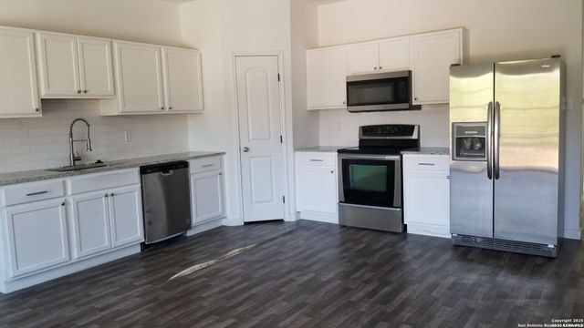 1063 Sleepy Hollow, Spring Branch, TX 78070