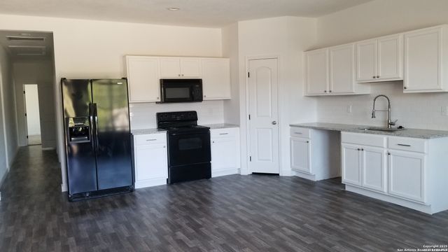 1063 Sleepy Hollow, Spring Branch, TX 78070