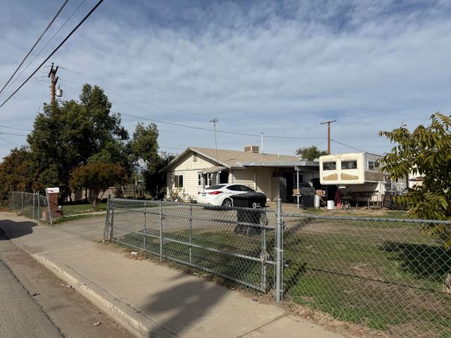 1140 Tomah Avenue, Porterville, CA 93257