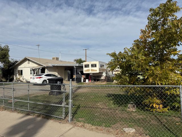 1140 Tomah Avenue, Porterville, CA 93257