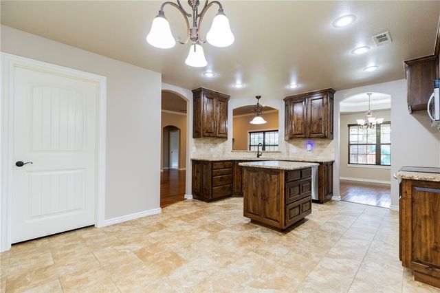 1001 Tarah Knolls Circle, Centerton, AR 72719
