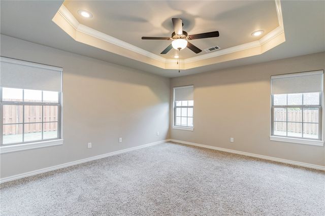 1001 Tarah Knolls Circle, Centerton, AR 72719