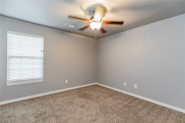 1001 Tarah Knolls Circle, Centerton, AR 72719