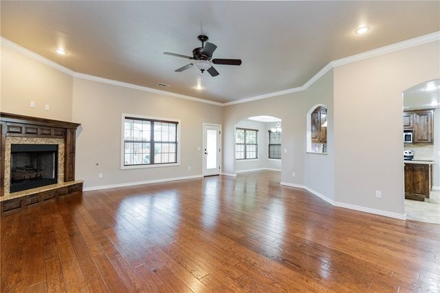 1001 Tarah Knolls Circle, Centerton, AR 72719