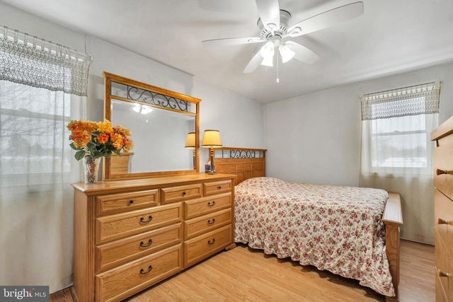 1100 SURREY RD, Philadelphia, PA 19115