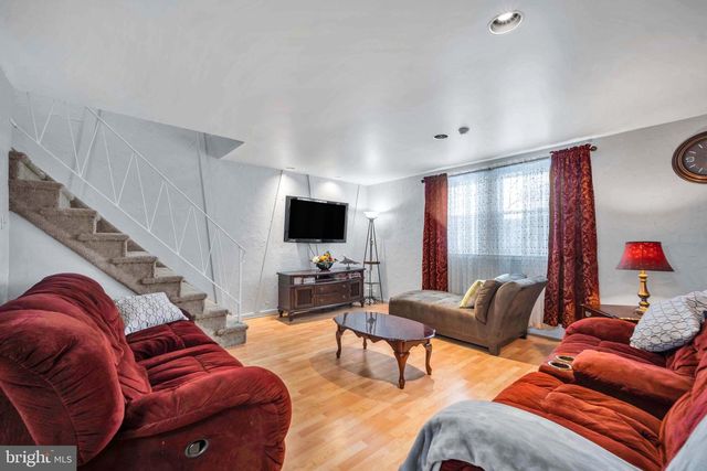 1100 SURREY RD, Philadelphia, PA 19115