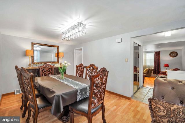 1100 SURREY RD, Philadelphia, PA 19115