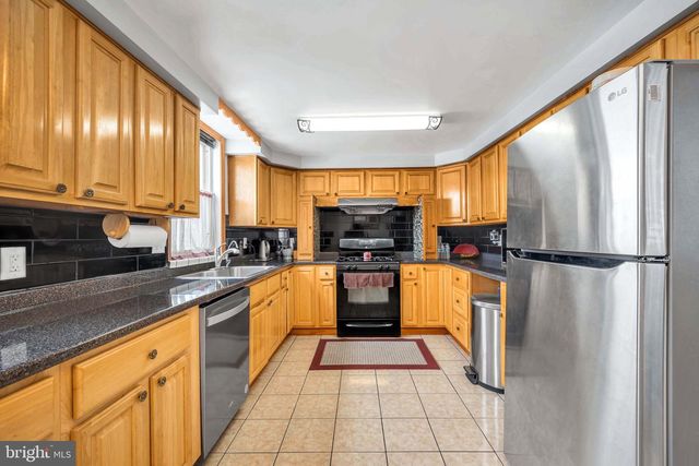 1100 SURREY RD, Philadelphia, PA 19115