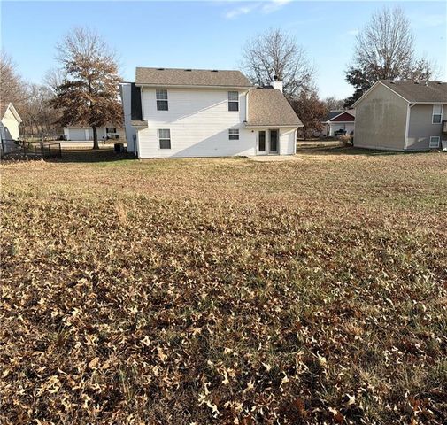 130 NW 171 Road, Warrensburg, MO 64093