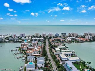 222 Harbour DR 103, Naples, FL 34103