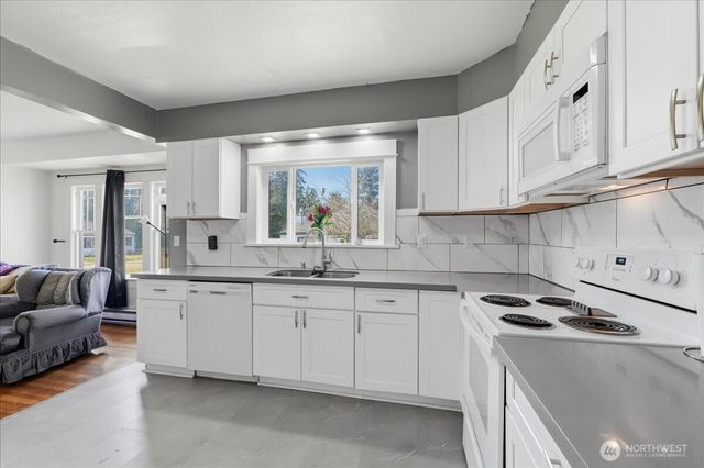 331 100th Street S, Parkland, WA 98444