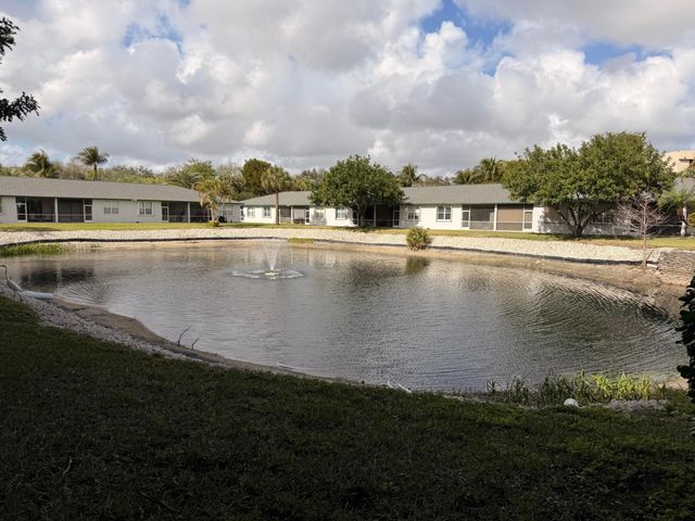 3146 Via Ponciana 301, Lake Worth, FL 33467