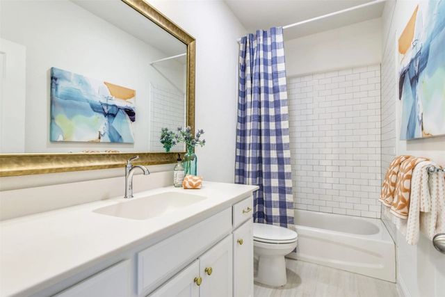 602 Sterling Drive, Benbrook, TX 76126