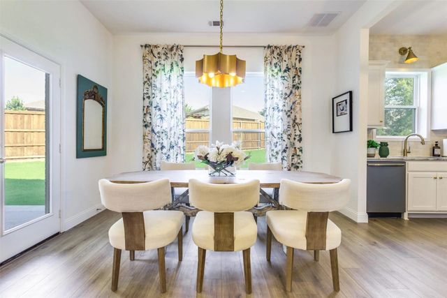 602 Sterling Drive, Benbrook, TX 76126