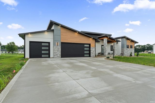 53284 Winfield Court, Bristol, IN 46507