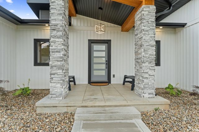 53284 Winfield Court, Bristol, IN 46507