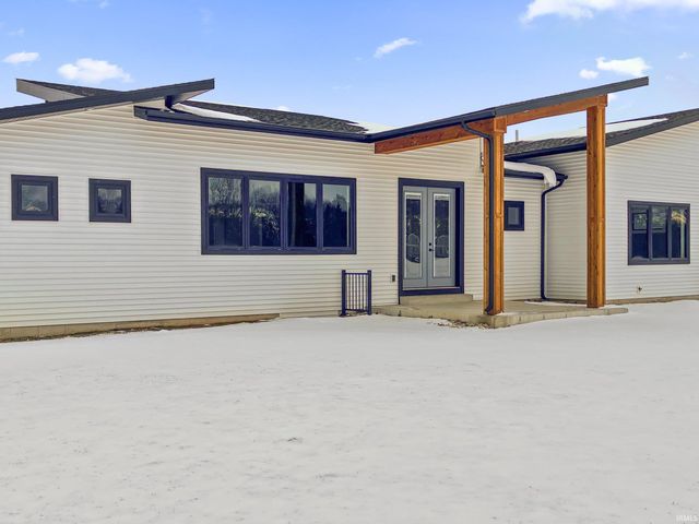 53284 Winfield Court, Bristol, IN 46507