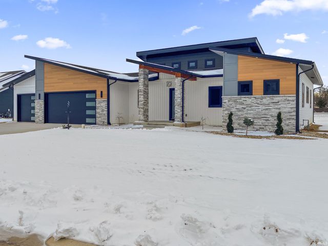 53284 Winfield Court, Bristol, IN 46507