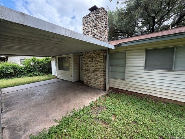 161 Lost Forest St, Live Oak, TX 78233